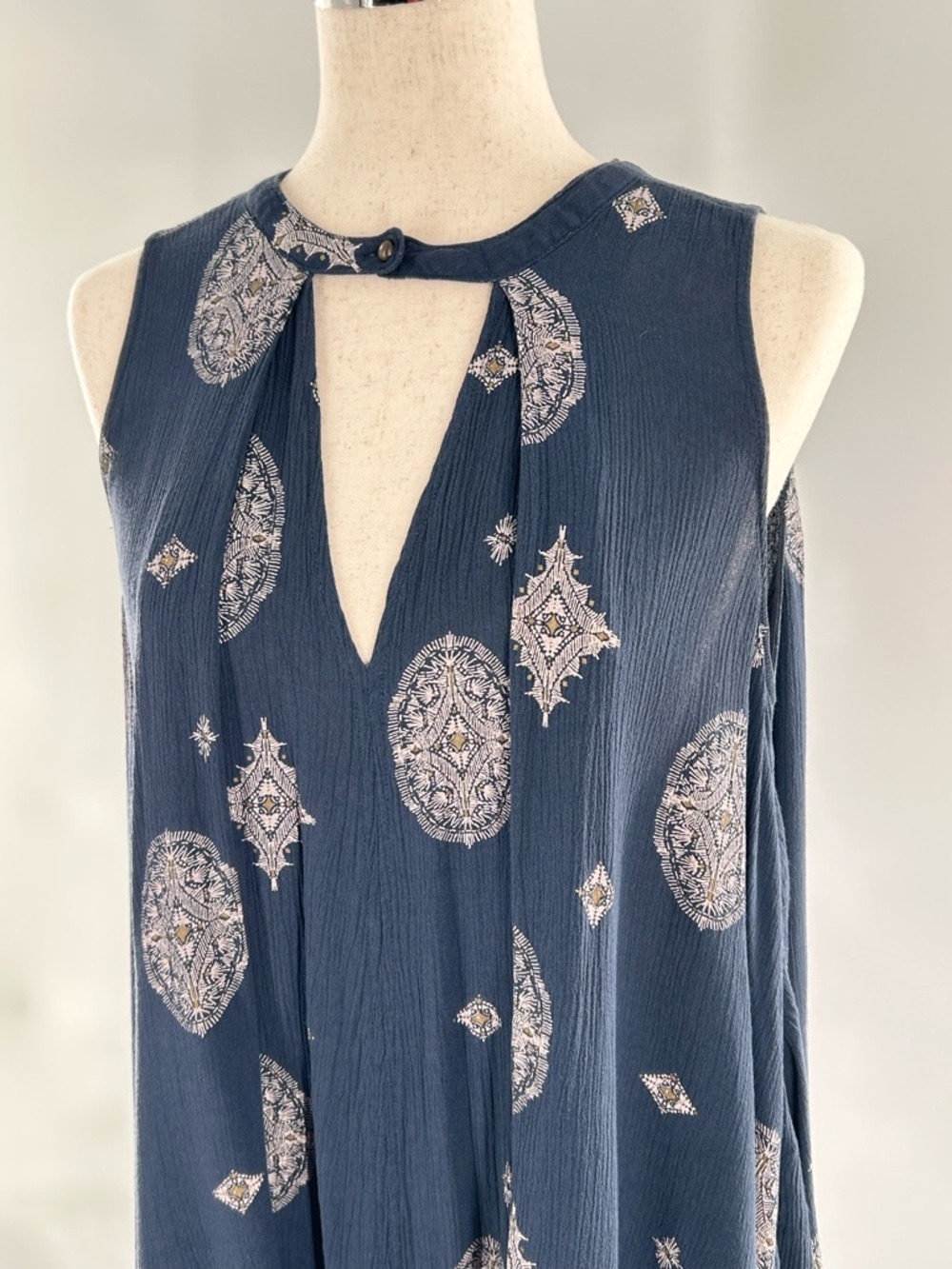 Free People Navy Medallion Sleeveless Tunic Dress XS - Picture 3 of 12